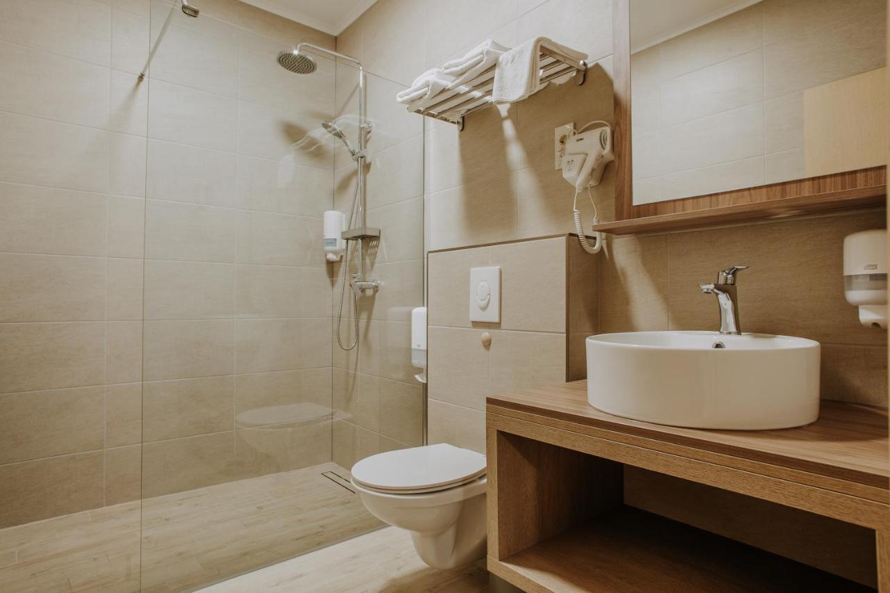 Villa Martini - Apartments & Rooms Vukovar Bagian luar foto